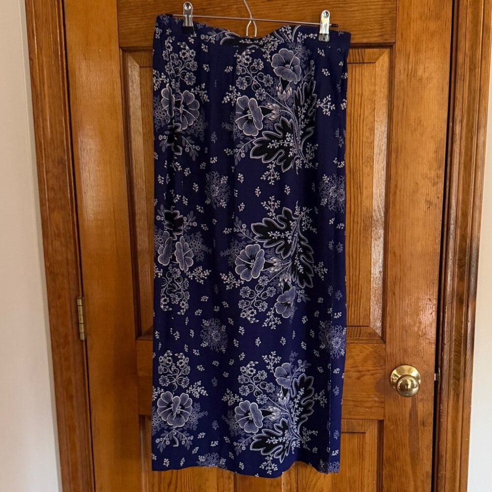 Brand New Coldwater Creek Dark Blue Floral Skirt - 14